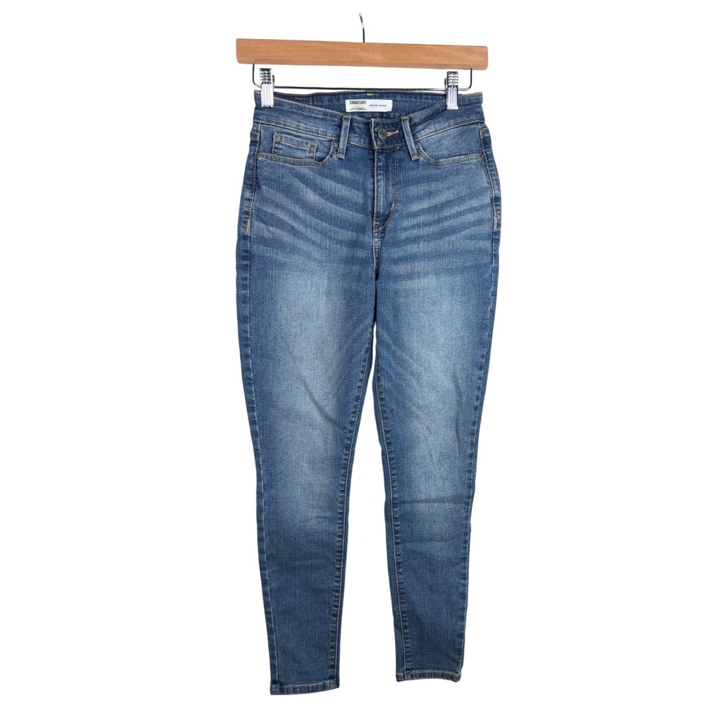 Signature Levi Strauss Mid Rise Skinny Jeans size 26 Blue